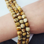 "Яшма песочная", бусины, куб, р-р 6-6.8мм, красивая огранка