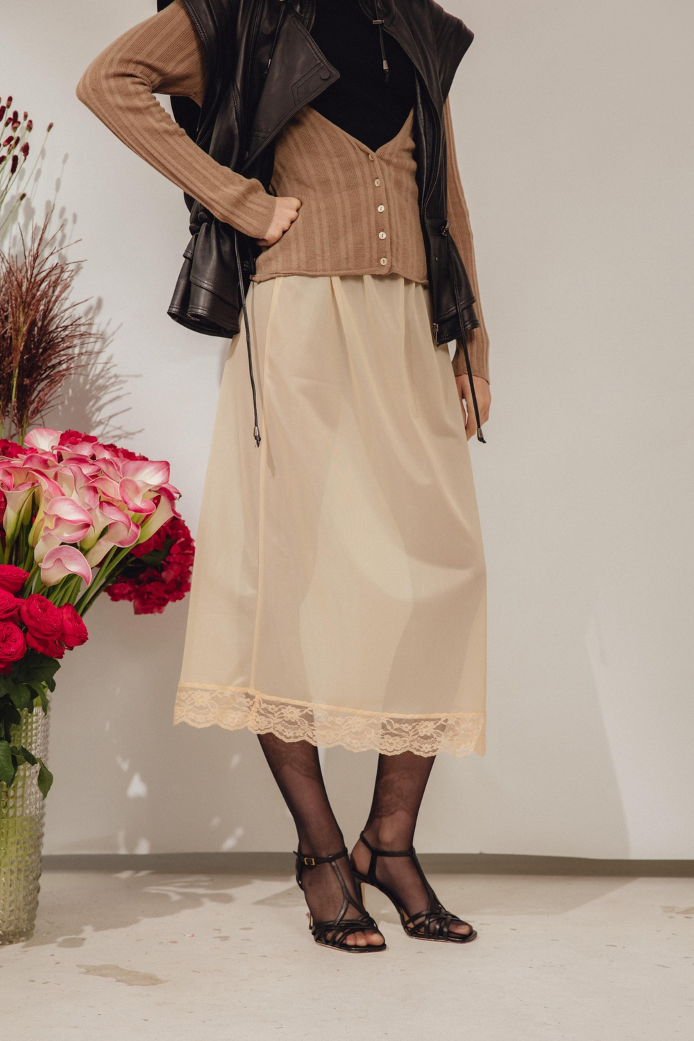 Подъюбник бежевый