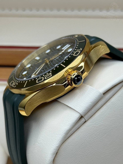 Часы Omega Seamaster Driving