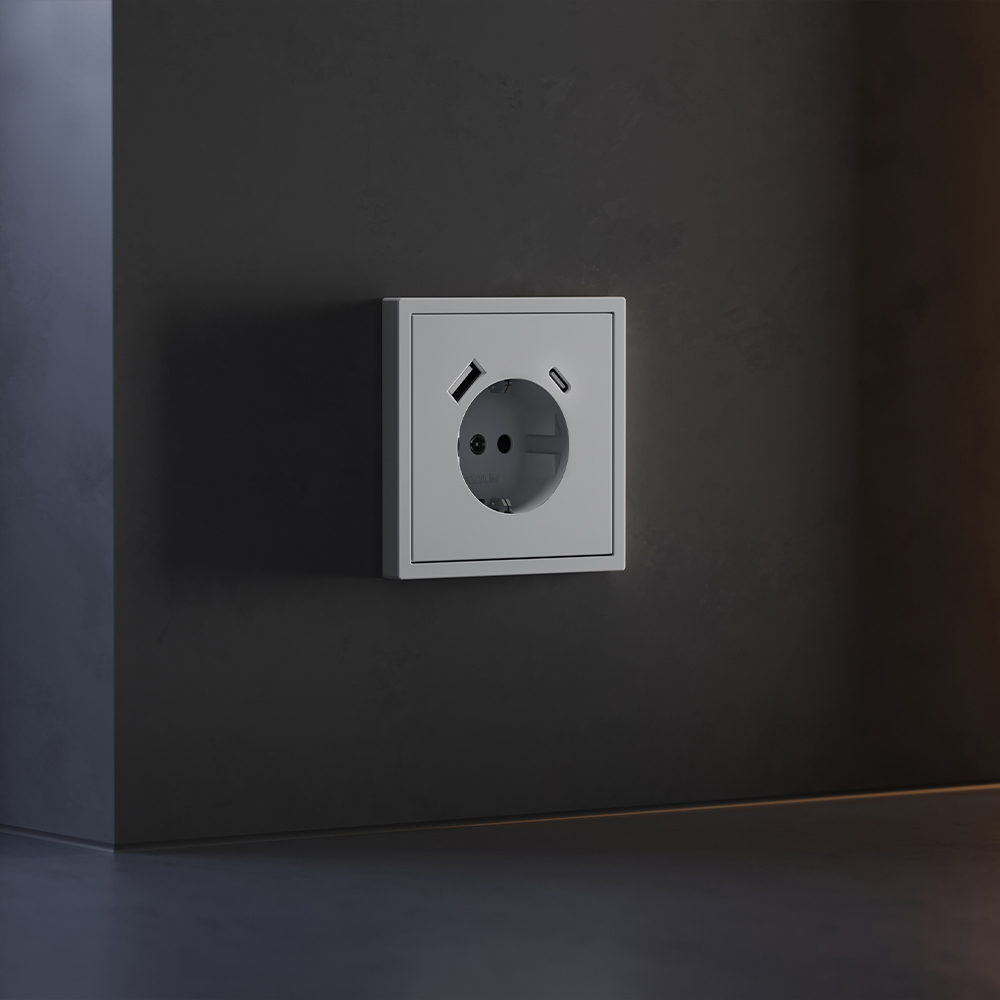 Накладка для розетки с заземлением и защитными шторками, с USB A+C, (серый) Voltum S70 VLS001016