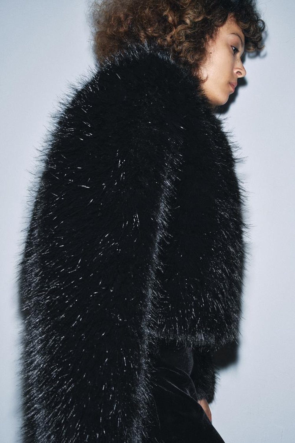 ZARA КОРОТКАЯ ШУБА ИЗ ИСКУССТВЕННОГО МЕХА — ZW COLLECTION, ЧЕРНЫЙ