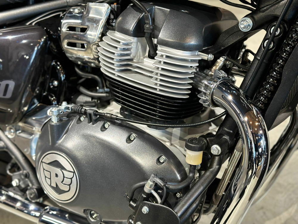 Royal Enfield Super Meteor 650 Astral Blue (Base)