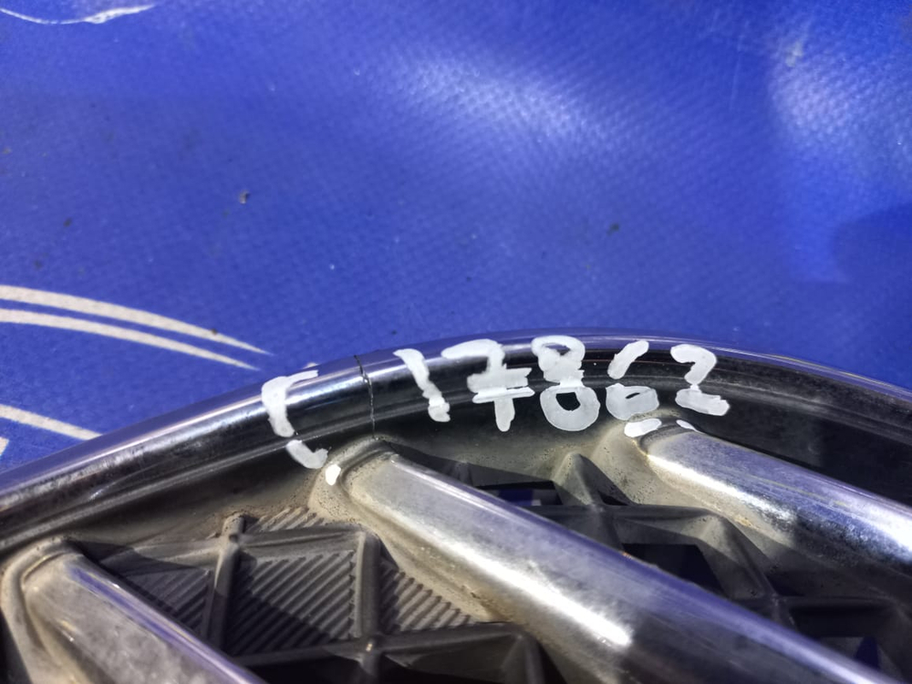 Решетка радиатора TOYOTA MARK 2 2002-2004