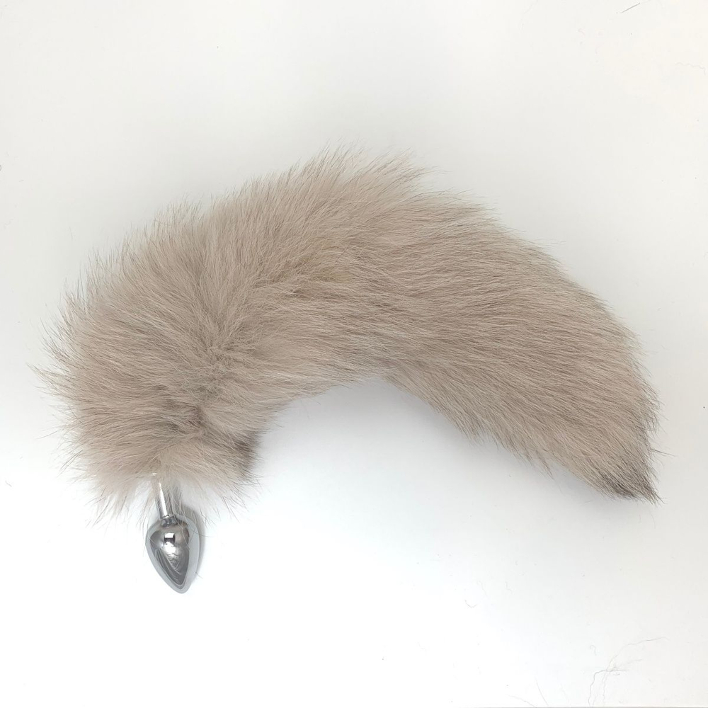 Серебристая металлическая анальная пробка с бежевым хвостом - размер S (Цвет: бежевый)