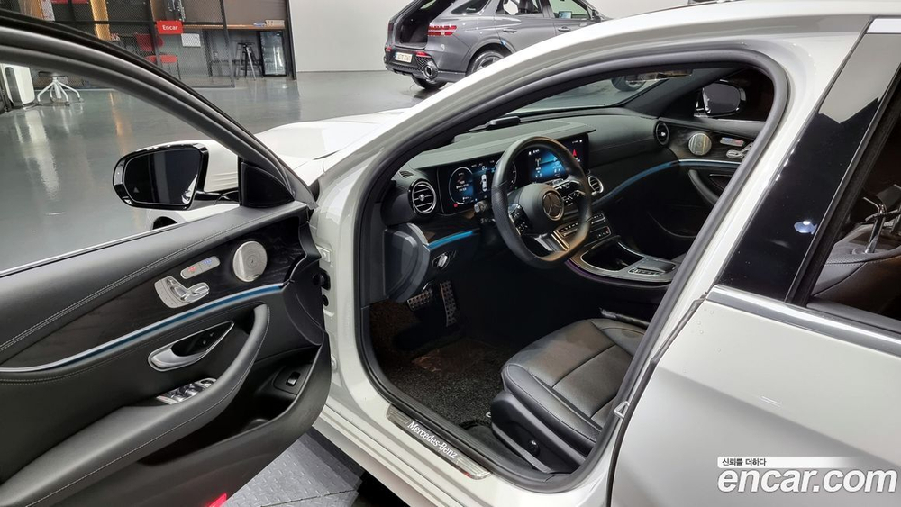 Mercedes-Benz E-Class W213 E220d 4MATIC AMG Line (04.2022)