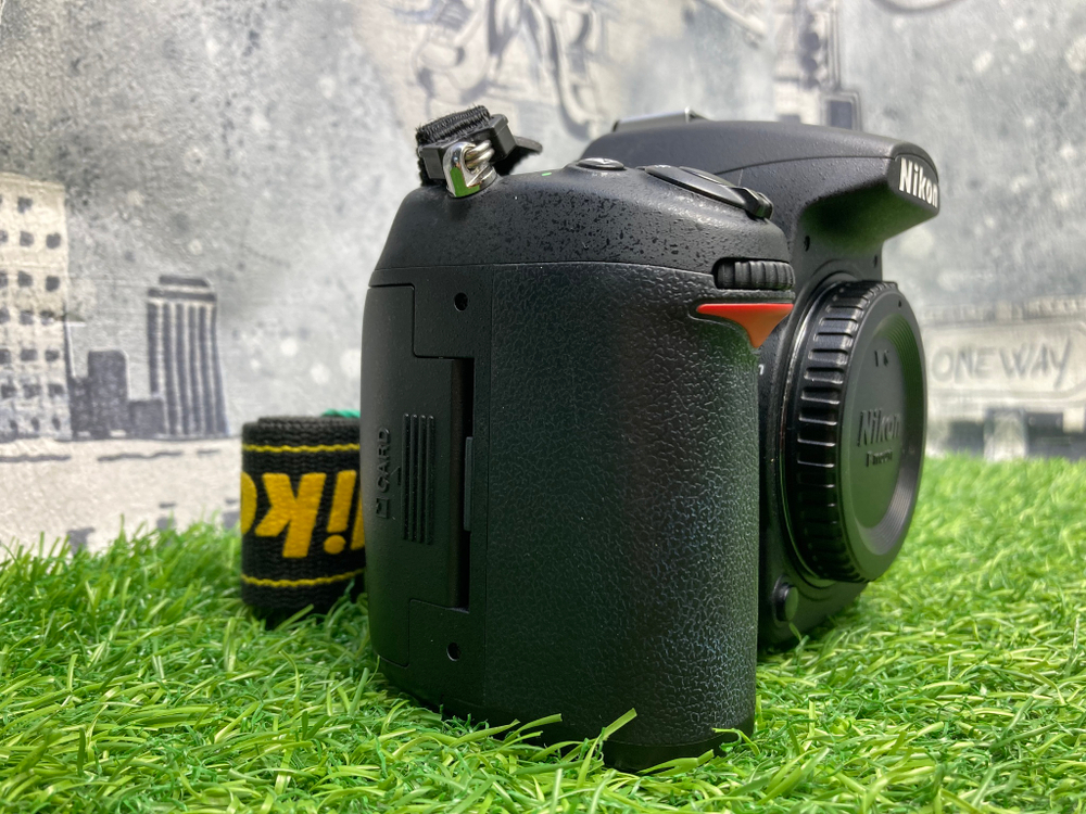 Nikon D7000 (7000 кадров)