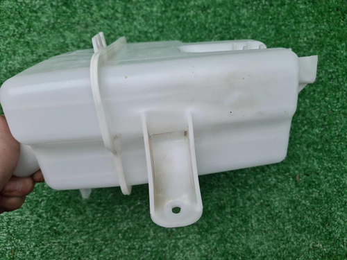 Бачок омывателя Geely Tugella (2019-2024)
