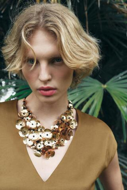 ZARA КАСКАДНОЕ ОЖЕРЕЛЬЕ ИЗ ШНУРА С ЦВЕТАМИ, ЗОЛОТИСТЫЙ