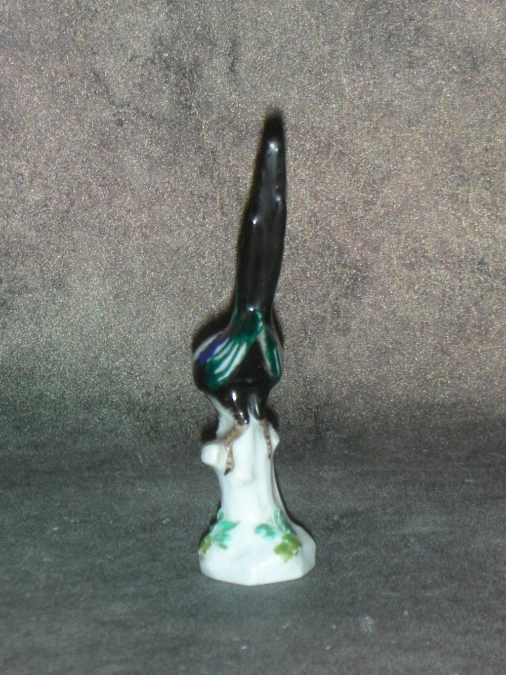 Статуэтка. Фарфор. Птица Сорока. Meissen. Германия