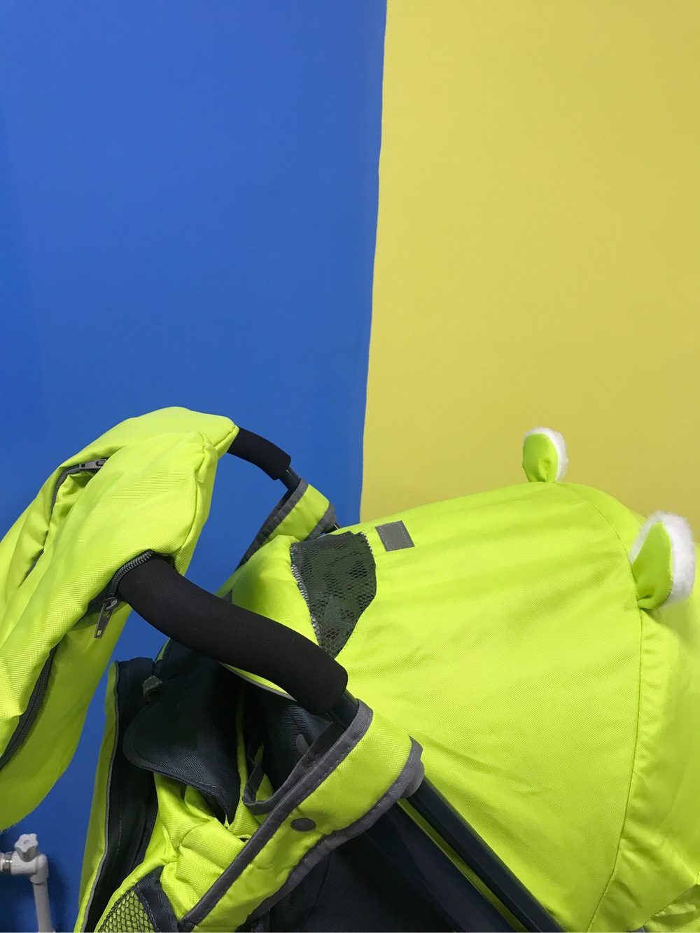 Санки-коляска Ника детям 8-2 рисунок с жирафом лимонный (арт. НД8-2/1)