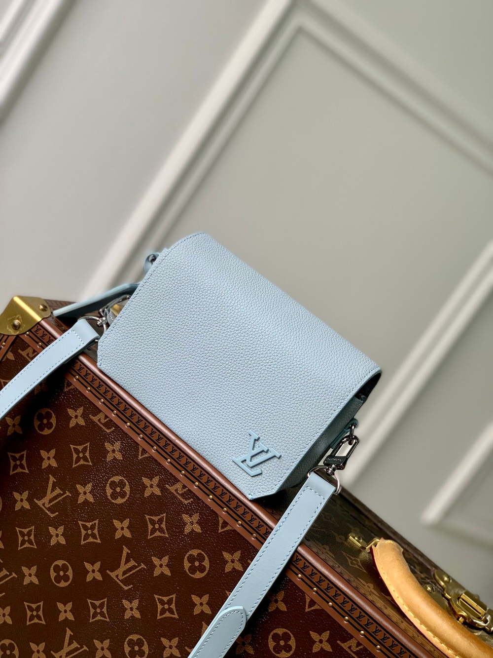Louis Vuitton Fastline Wearable Wallet
