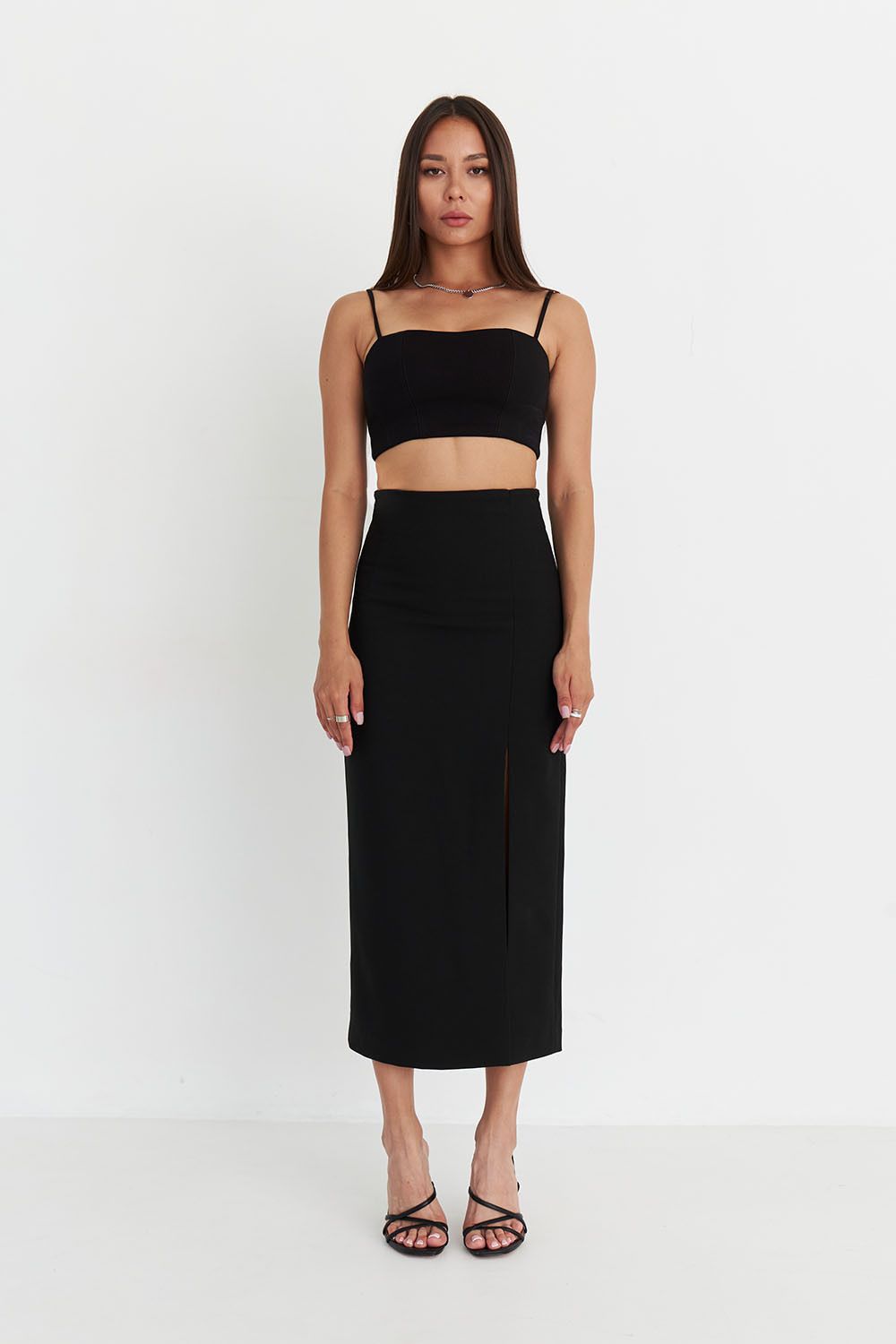 Короткий топ из джерси черного цвета