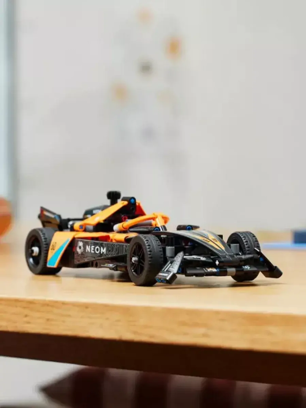 Лего Техник 42169 McLaren Formula E Race Car Technic