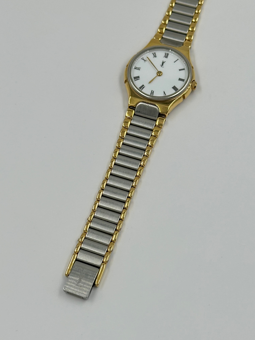 Часы Yves Saint Laurent