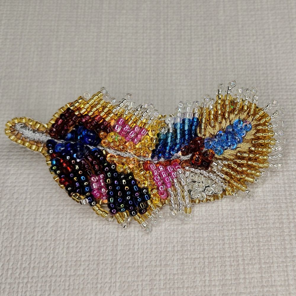 Авторская брошь Пёрышки