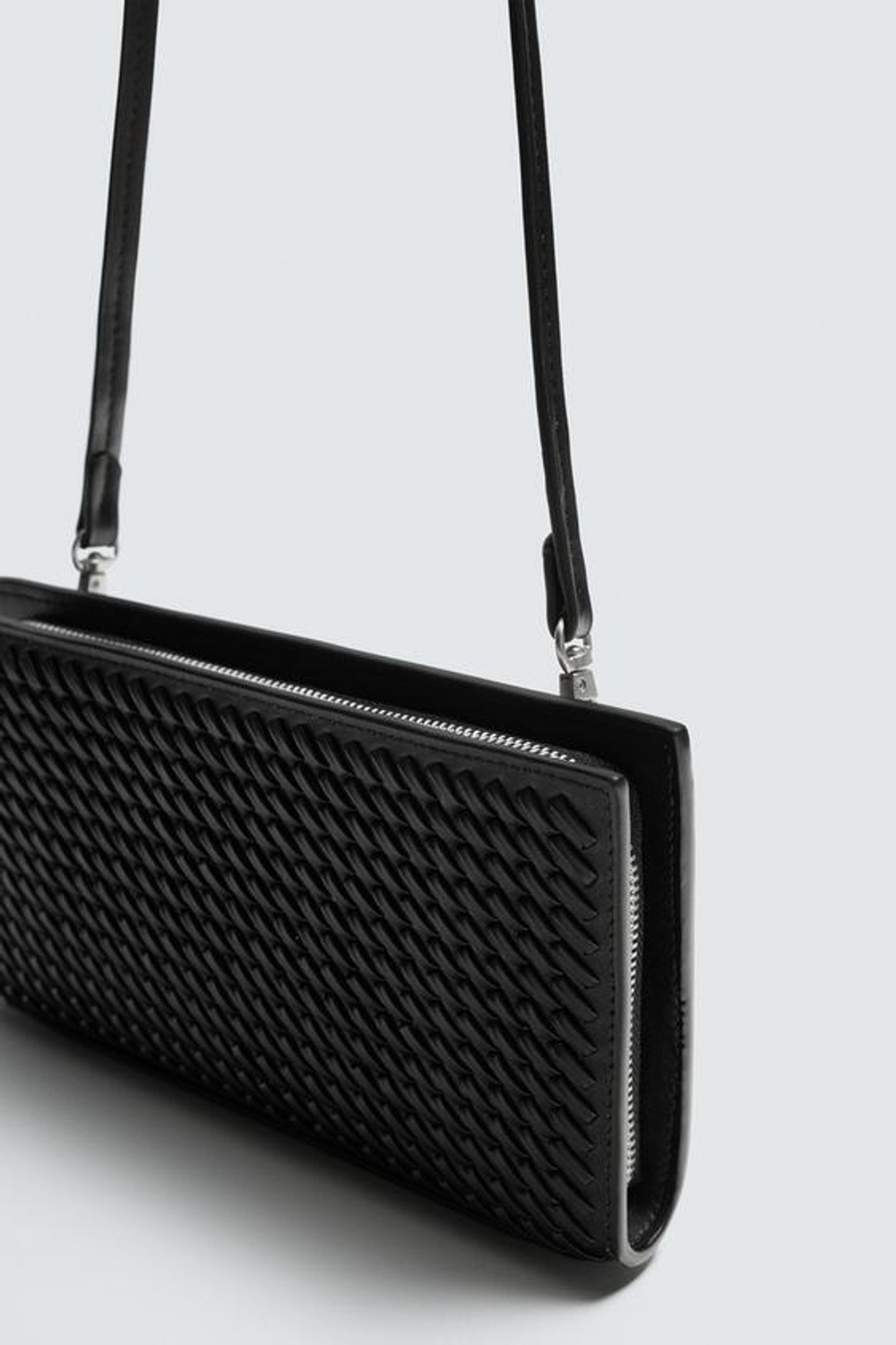 ZARA ПЛЕТЕНЫЙ КЛАТЧ XL, ЧЕРНЫЙ