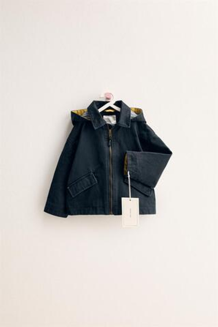 ZARA TIMELESS — КУРТКА С ВОЩЕНЫМ ПОКРЫТИЕМ И СЪЕМНЫМ КАПЮШОНОМ, МОРСКОЙ СИНИЙ