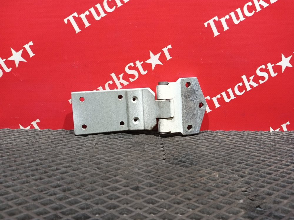 Петля двери 2020г