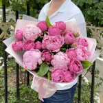 Букет из пионов и пиновидных кустовых роз «Пионы и мисти баблз»