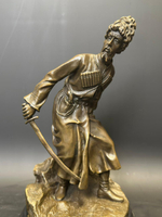 Бронзовая скульптура «Черкес, заметивший врага»