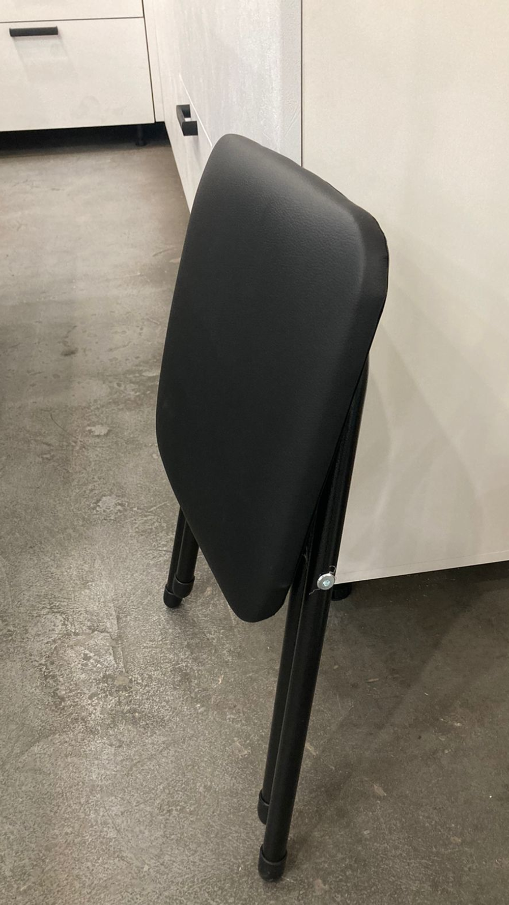 Табурет складной черный к/з черный