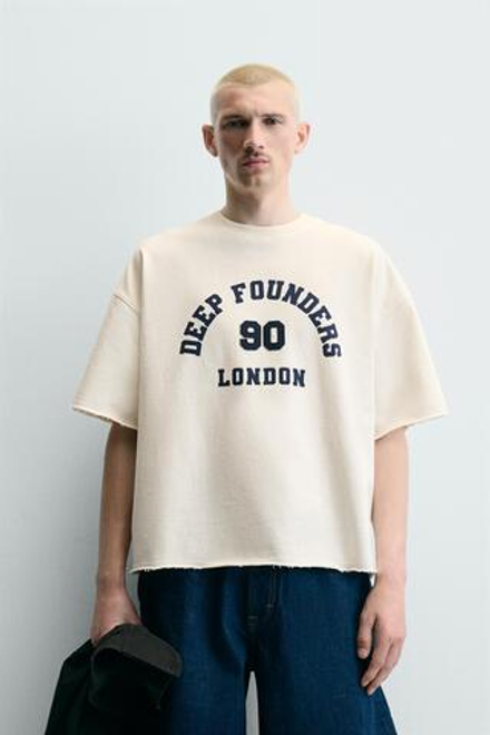 ZARA ТОЛСТОВКА BOXY FIT С ПРИНТОМ-НОМЕРОМ, ЖЕЛТОВАТО-БЕЛЫЙ