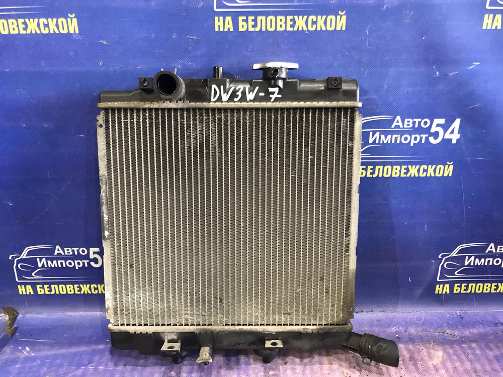 Радиатор двигателя MAZDA DEMIO 1998