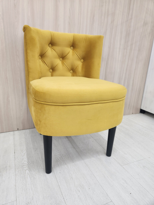 Кресло в каретной стяжка на дер ножках, горчичный велюр