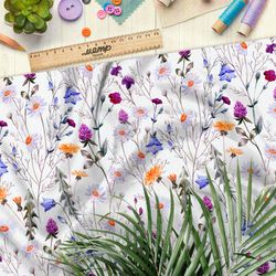 Ткань атлас колокольчики, одуванчики и клевер на белом фоне