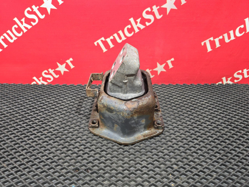 Подушка двигателя задняя