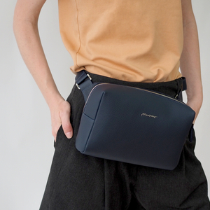 Сумка поясная Slash из кожи теленка, синего цвета