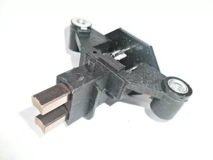 Регулятор напряжения генератора в сборе со ЩУ (80А) (щетка генератора под винт) (Прамо)