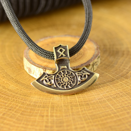 Секиры, молоты