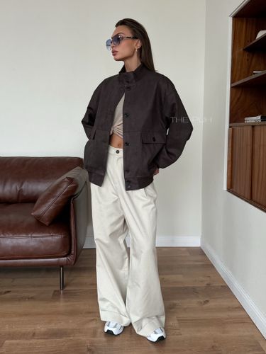 Шоколадный бомбер из текстиля на пуговицах