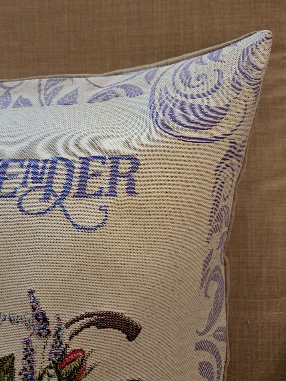 Декоративный гобеленовый чехол для интерьерной подушки Лаванда Прованс 47х47