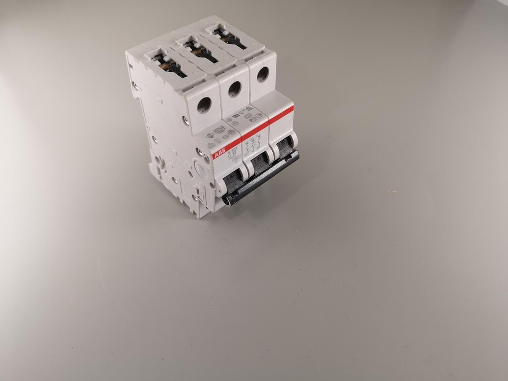 ABB S203 C13 Выключатель автоматический 2CDS253001R0134