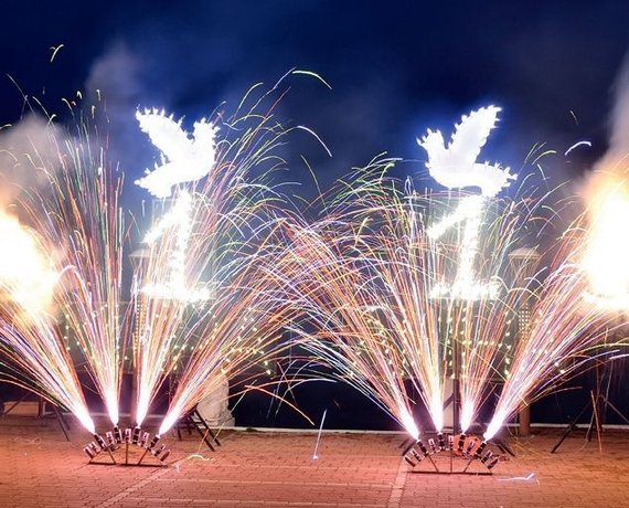 Фигуры из холодных фонтанов