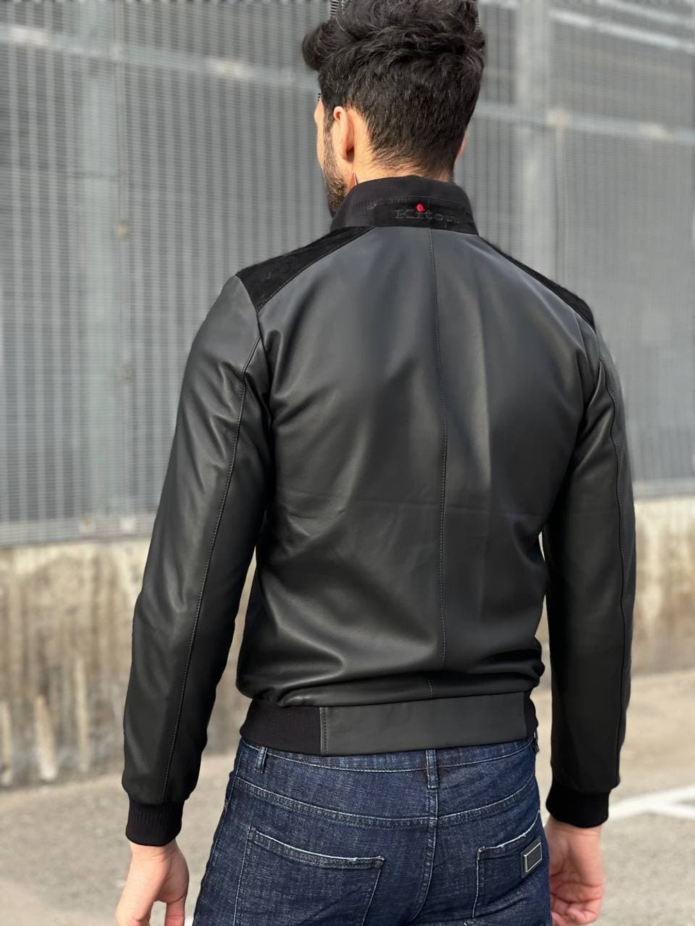 Кожаная куртка Kiton