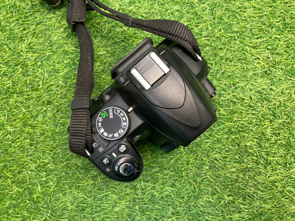 Nikon D3100 не включается