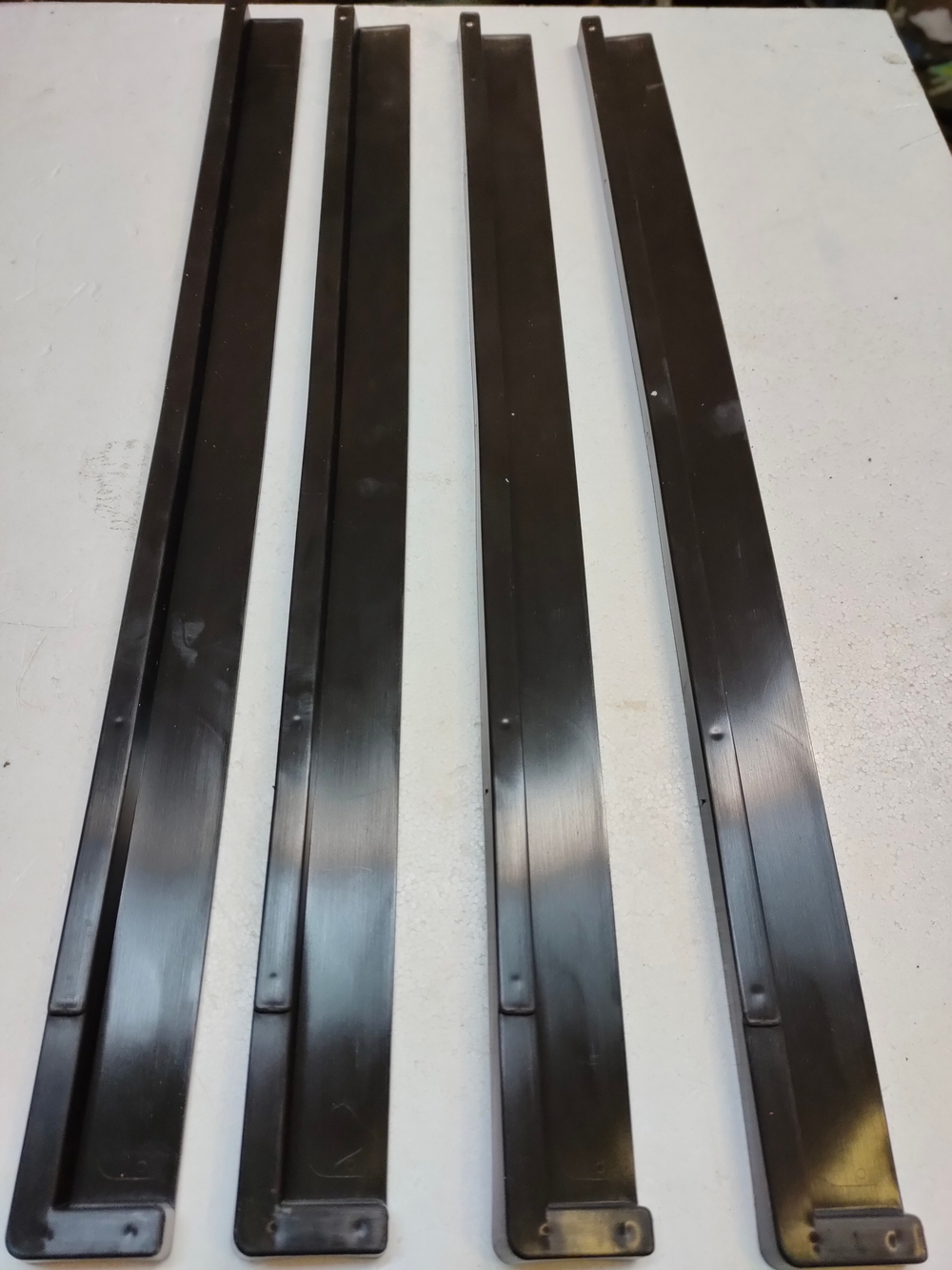 Профильные вставки для корпусов