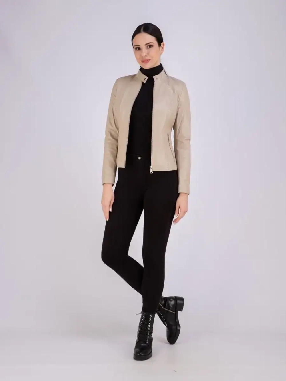 Кожаная куртка короткая на молнии демисезон