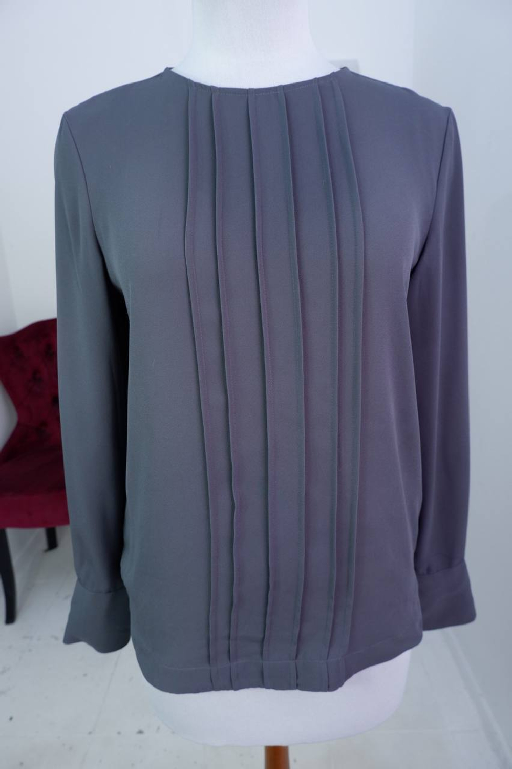 Блузка Marks&Spencer лаконичная, маркировка 8, визуально на 42 размер