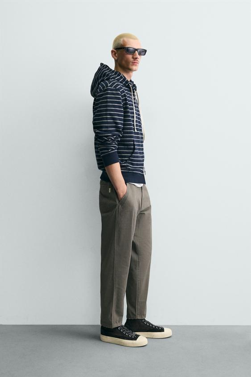 ZARA БРЮКИ CARROT FIT С ЭФФЕКТОМ ПОТЕРТОСТИ, ХАКИ