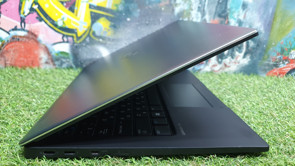 Ноутбук Dell m5-6y54/8Gb/FHD/p67g P67G001/Windows 10