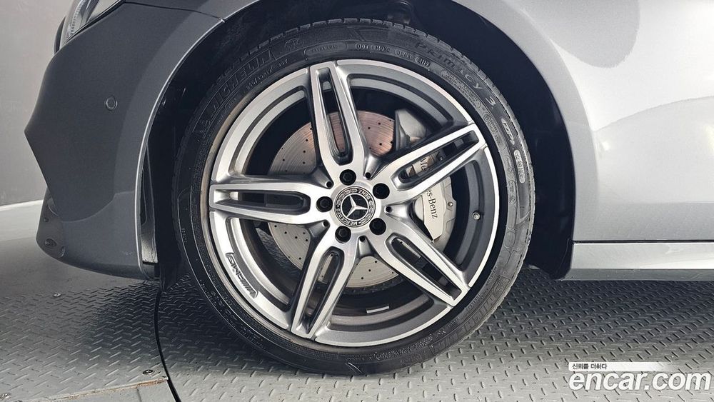 Mercedes-Benz E-Class W213 E300 4MATIC AMG Line (06.2020)