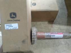 Вал редуктора хода 2048000 оригинал Hitachi