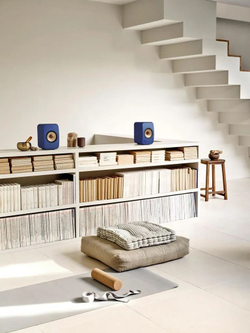 Активная беспроводная акустика со стойками KEF LSX II COBALT BLUE + KEF S1 Floor Stand Blue