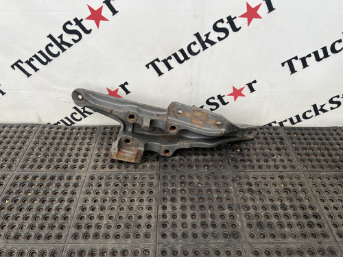 Кронштейн пневморессоры правый