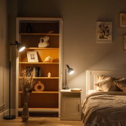 UML-B702 E14 BLACK Светильник настольный. 60W. Цоколь Е14. Механический выключатель. Черный. ТМ Uniel