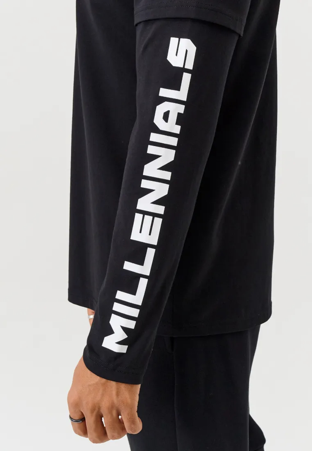 Лонгслив MILLENNIALS BLACK